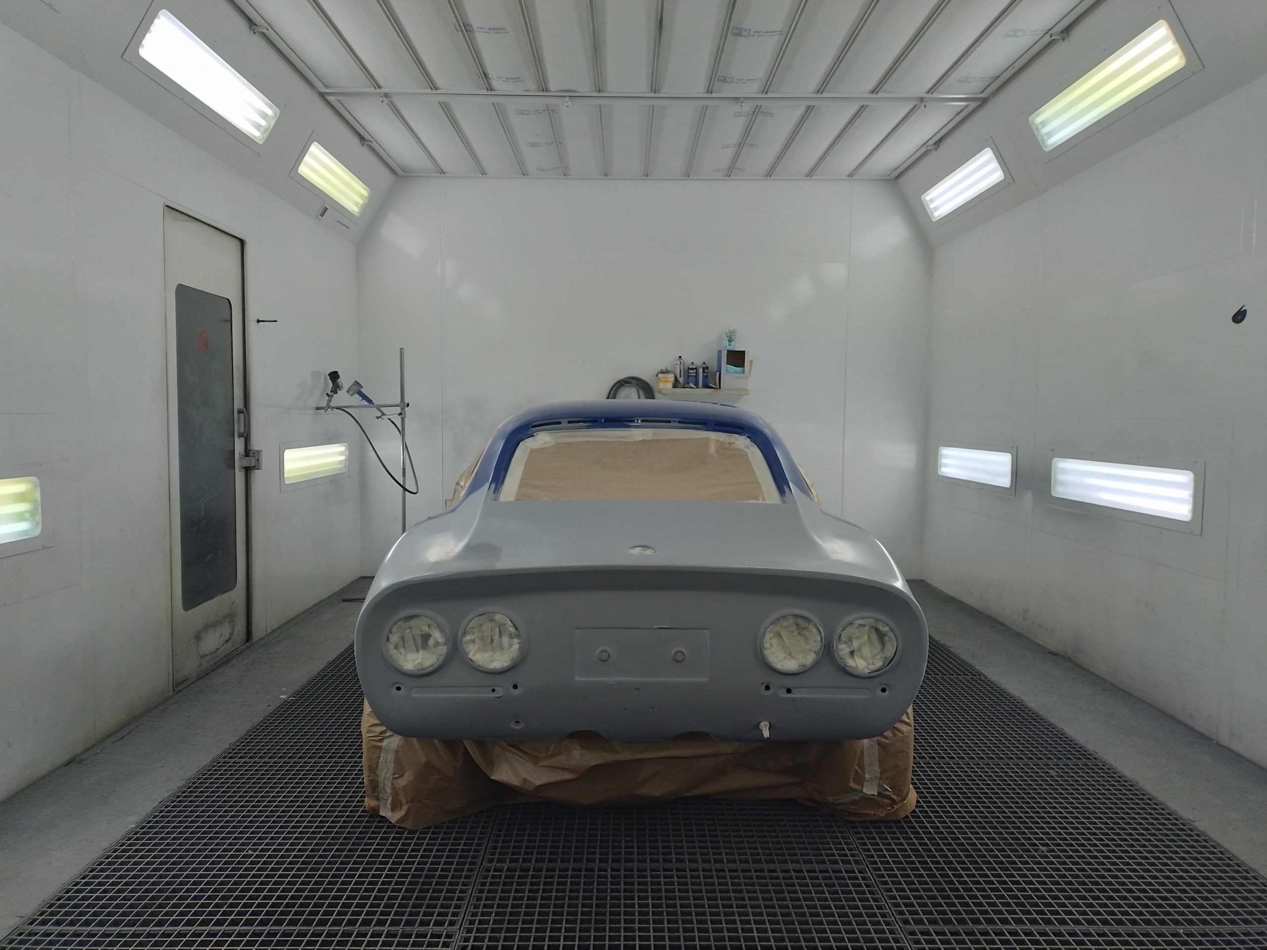 Restauration complète véhicule carrosserie des contours