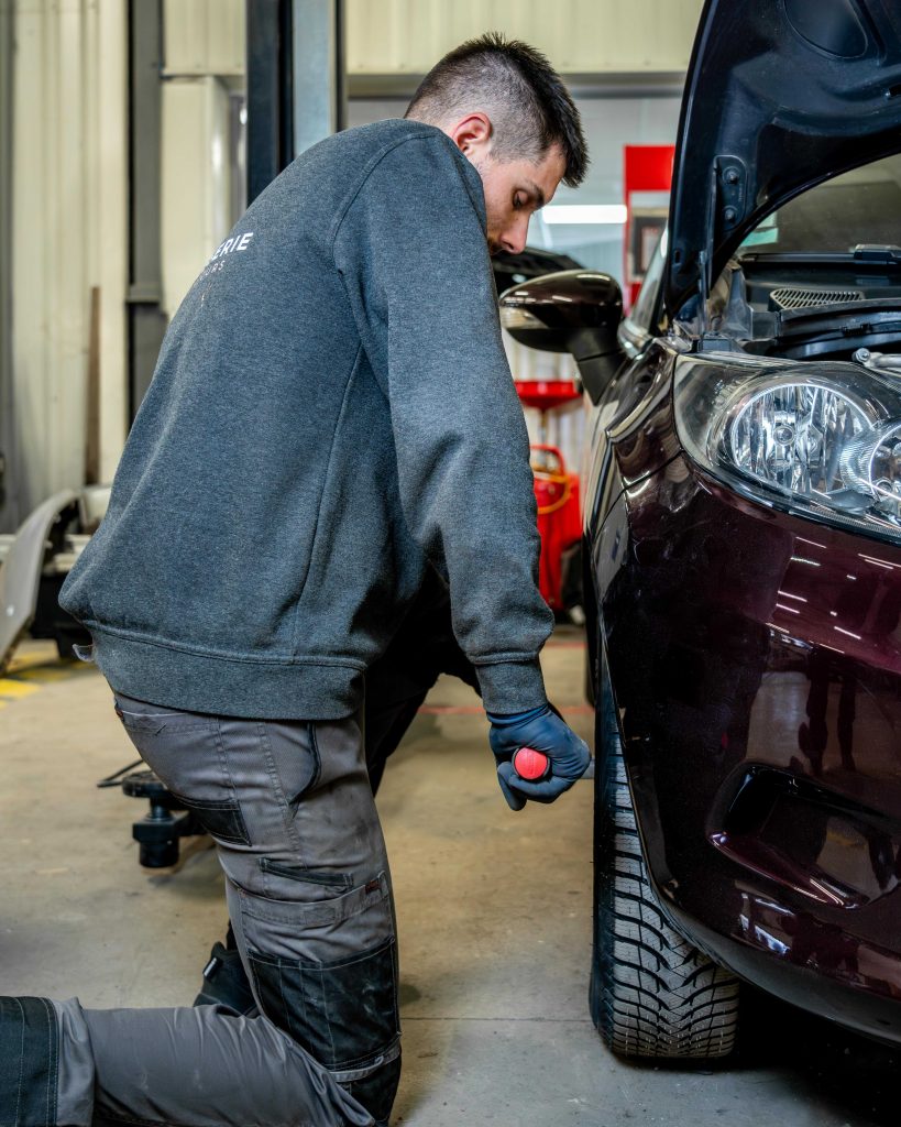 Mécanique carrosserie des contours
