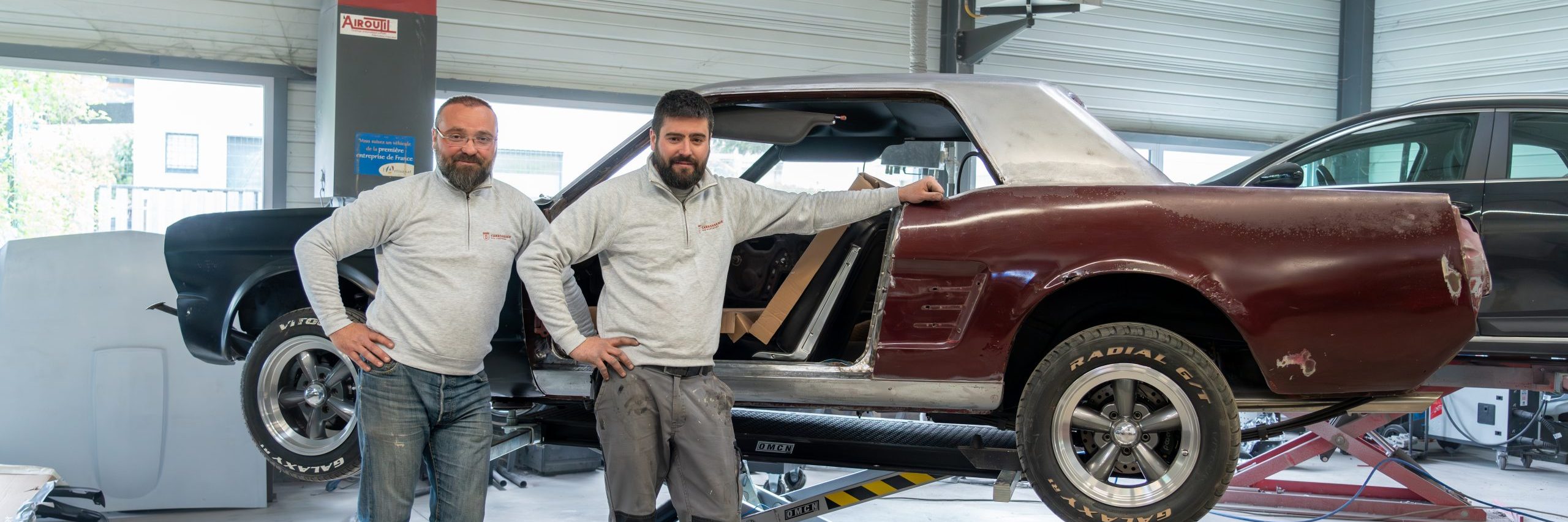 Gérants voiture carrosserie des contours