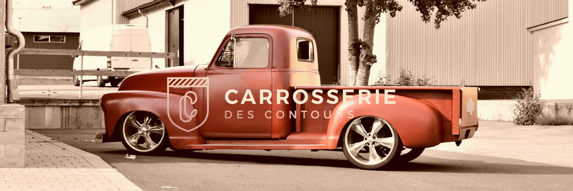 VOITURE ANCIENNE CARROSSERIE DES CONTOURS