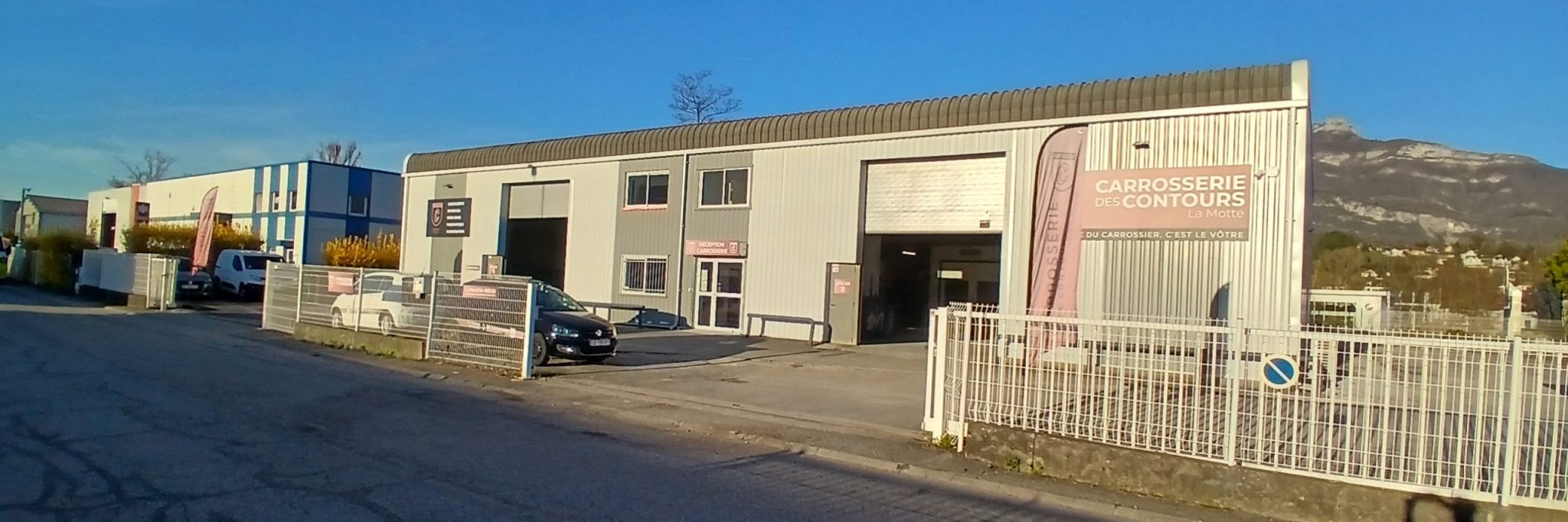 locaux carrosserie des contours la motte